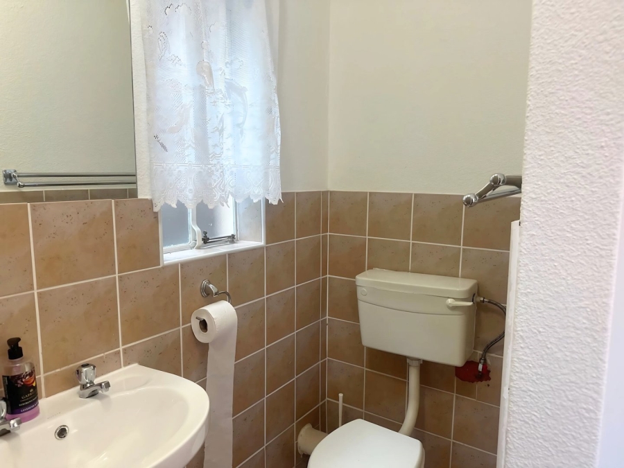 2 Bedroom Property for Sale in Honeydew Manor Gauteng