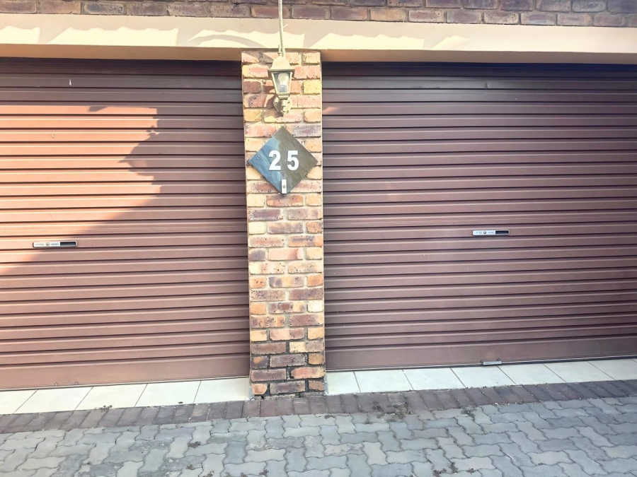 2 Bedroom Property for Sale in Honeydew Manor Gauteng