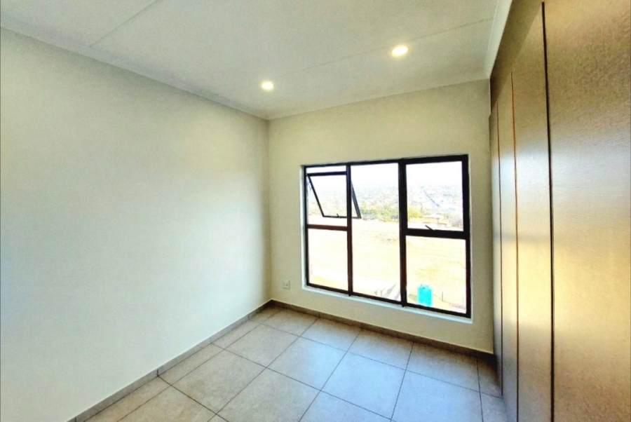  Bedroom Property for Sale in Greenstone Hill Gauteng