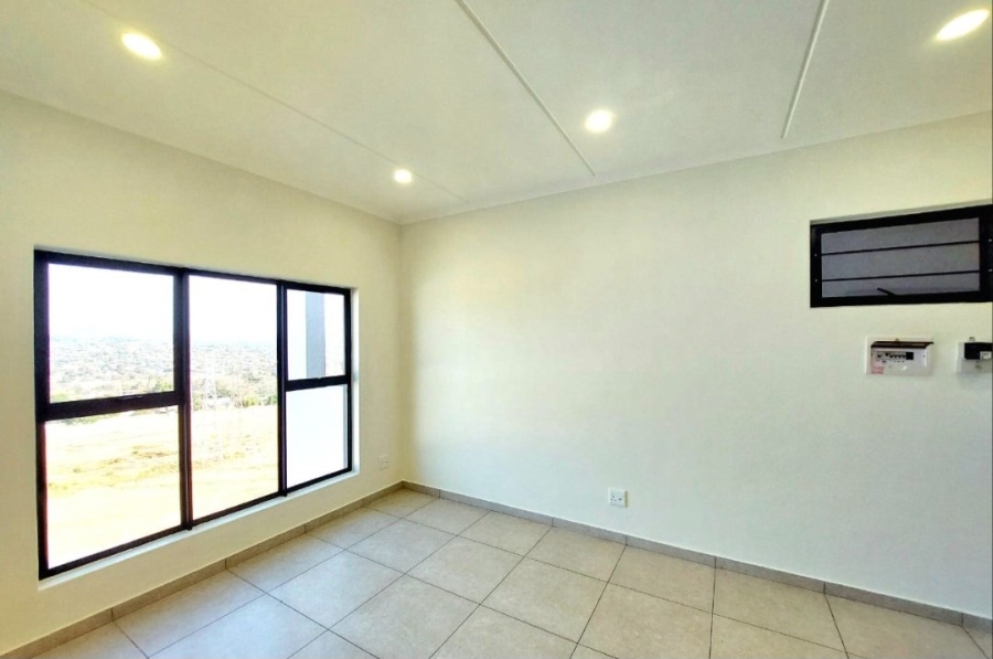  Bedroom Property for Sale in Greenstone Hill Gauteng