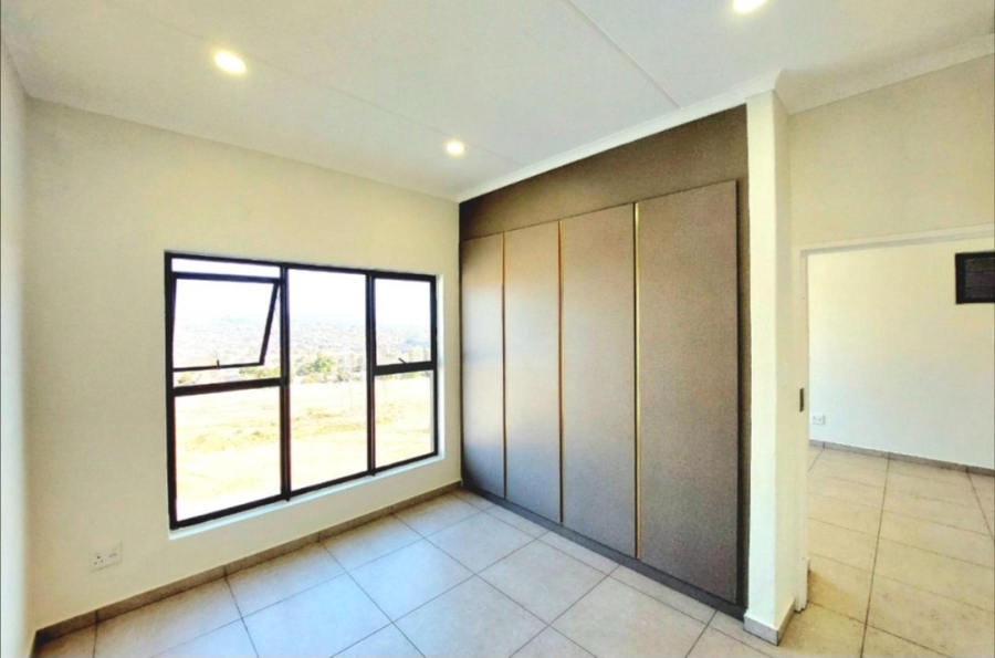 Bedroom Property for Sale in Greenstone Hill Gauteng