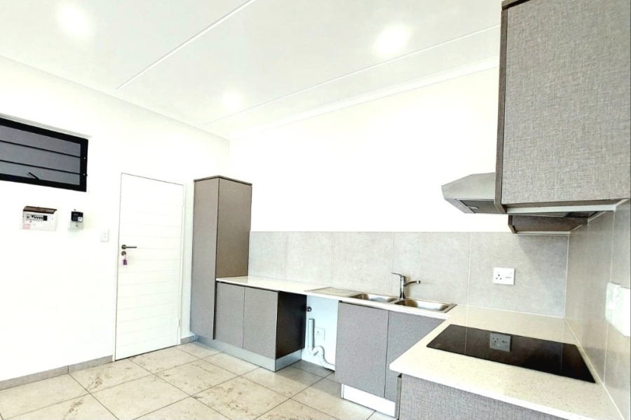  Bedroom Property for Sale in Greenstone Hill Gauteng