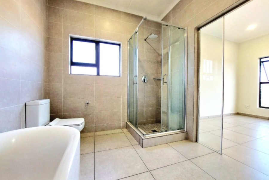  Bedroom Property for Sale in Greenstone Hill Gauteng