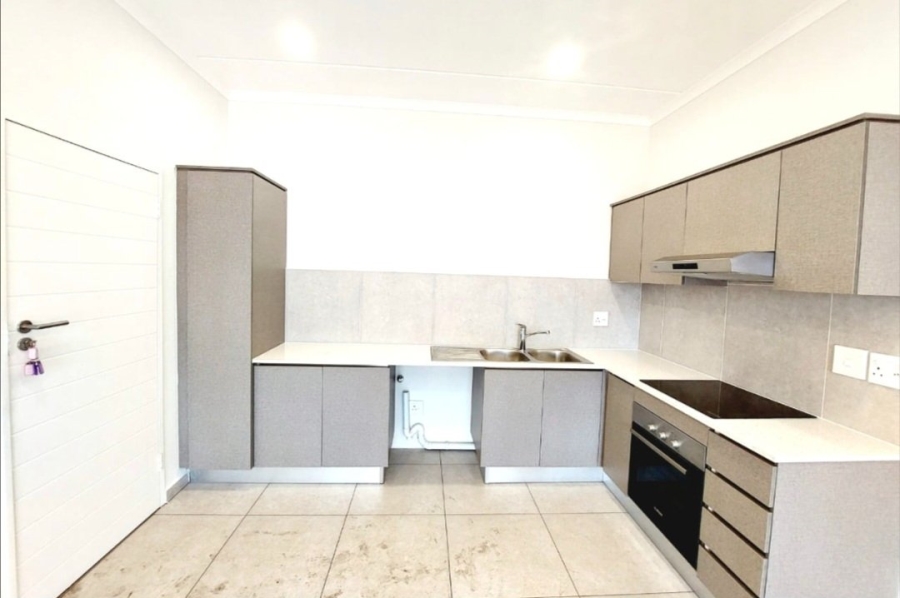  Bedroom Property for Sale in Greenstone Hill Gauteng