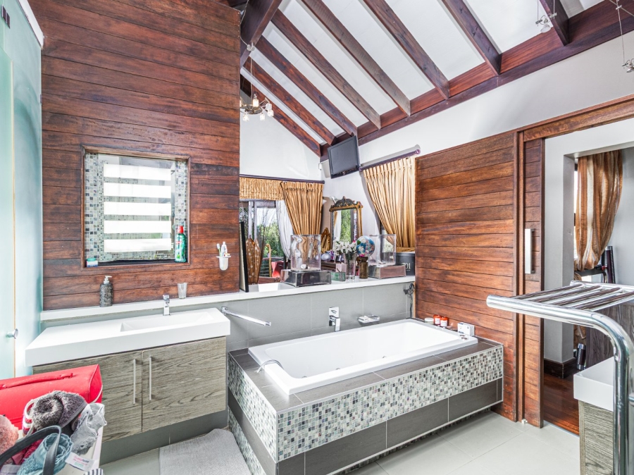 4 Bedroom Property for Sale in Copperleaf Estate Gauteng