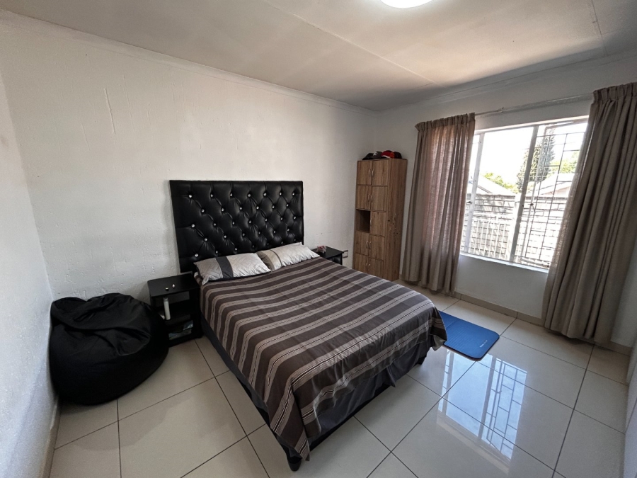 2 Bedroom Property for Sale in Greenstone Hill Gauteng