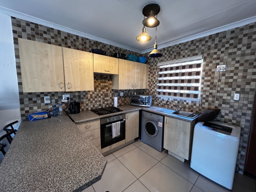 2 Bedroom Property for Sale in Greenstone Hill Gauteng