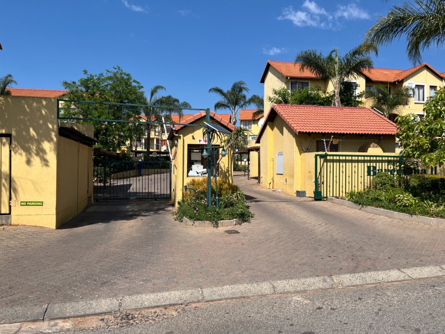 2 Bedroom Property for Sale in Sundowner Gauteng