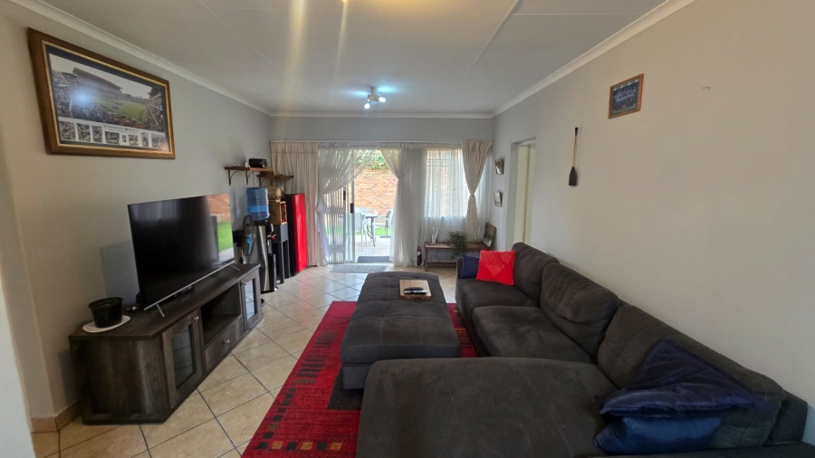 To Let 2 Bedroom Property for Rent in Amberfield Ridge Gauteng