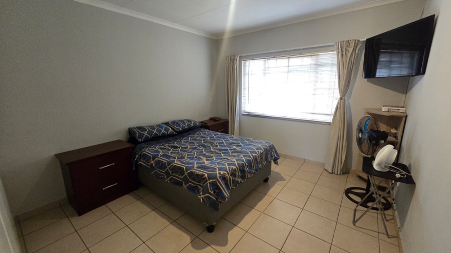 To Let 2 Bedroom Property for Rent in Amberfield Ridge Gauteng