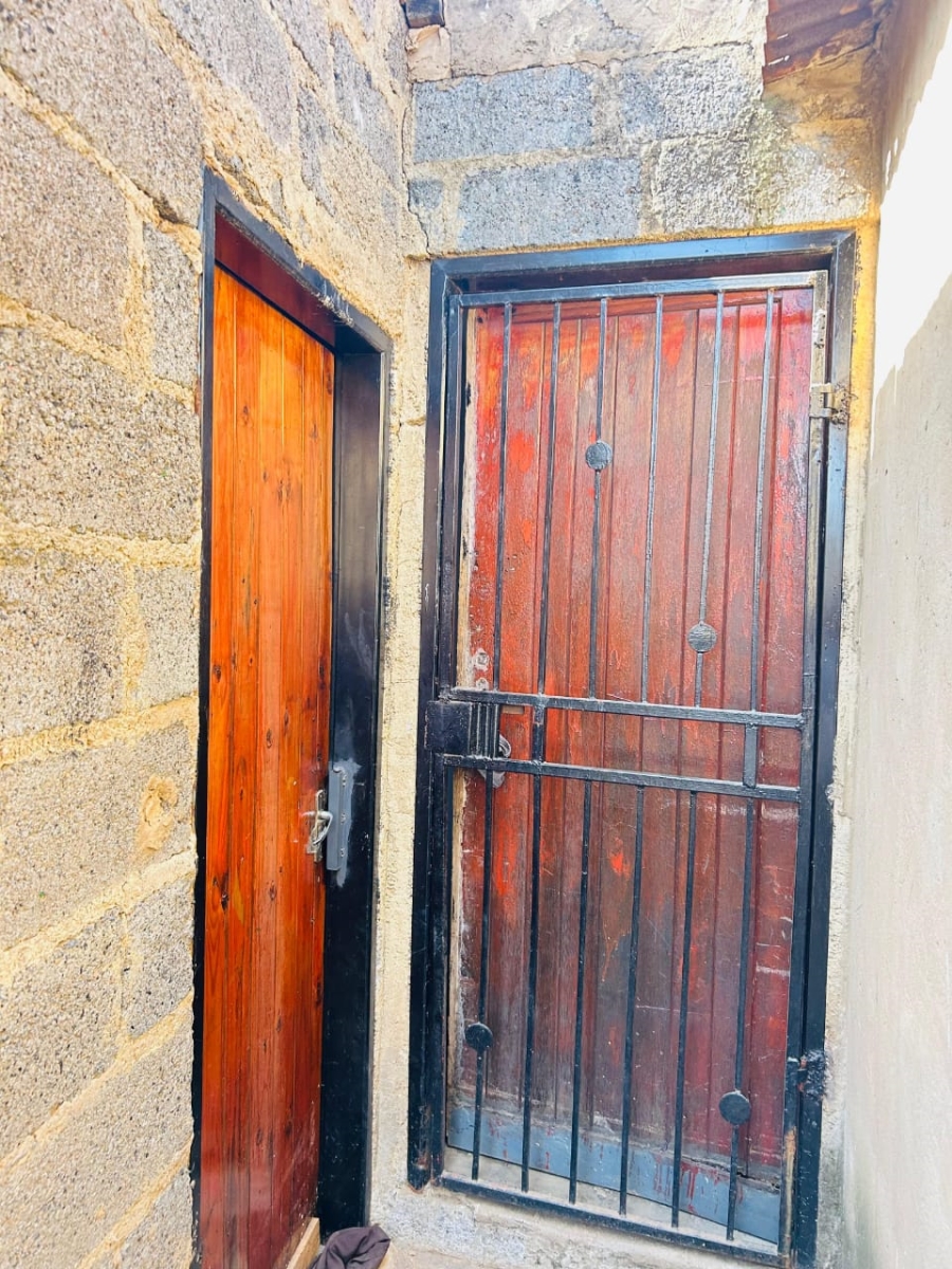 2 Bedroom Property for Sale in Mashimong Gauteng