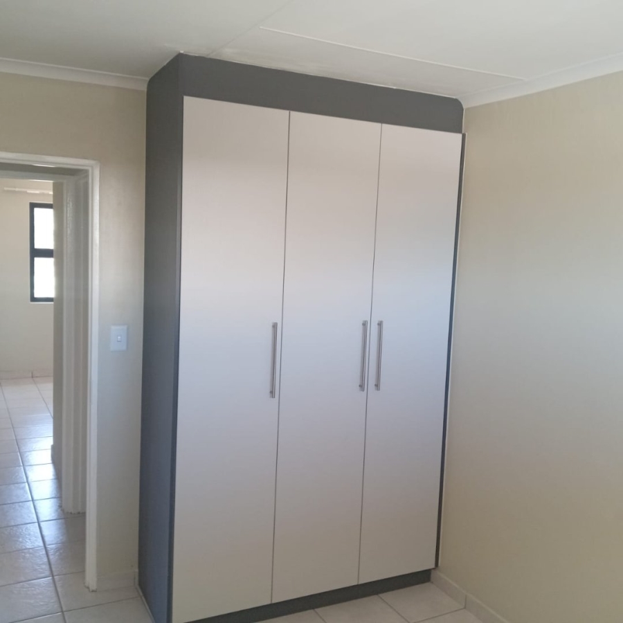 To Let 2 Bedroom Property for Rent in Cloverdene Gauteng