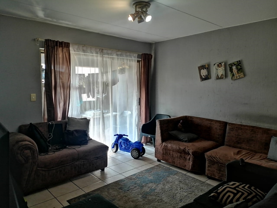 2 Bedroom Property for Sale in Vorna Valley Gauteng