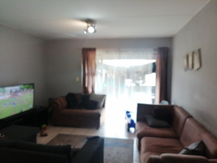 2 Bedroom Property for Sale in Vorna Valley Gauteng
