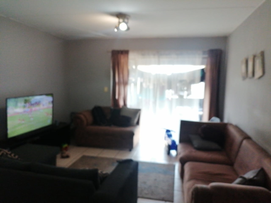 2 Bedroom Property for Sale in Vorna Valley Gauteng