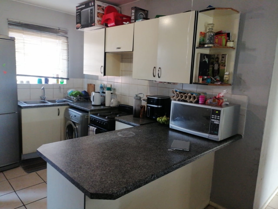 2 Bedroom Property for Sale in Vorna Valley Gauteng