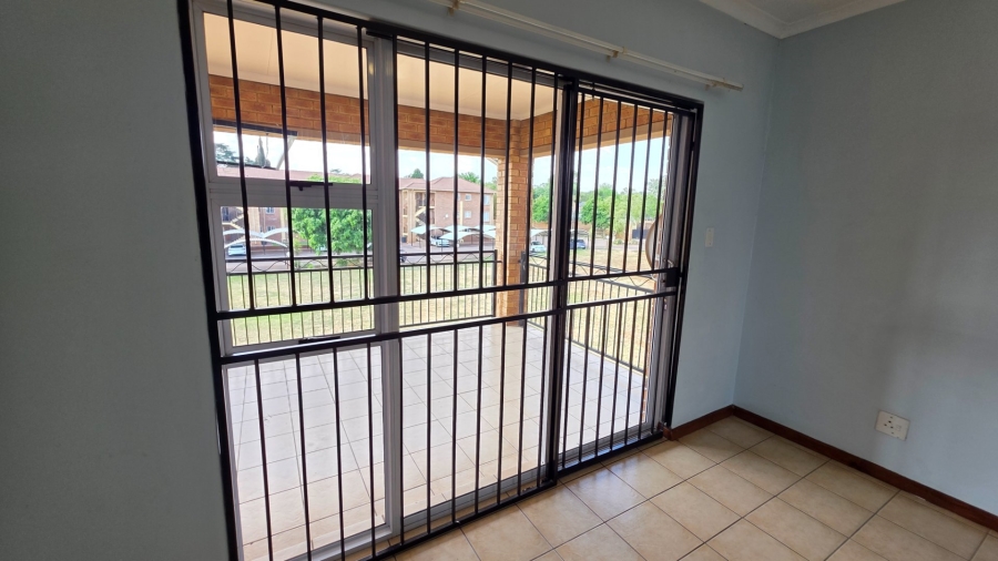 To Let 3 Bedroom Property for Rent in Valhalla Gauteng