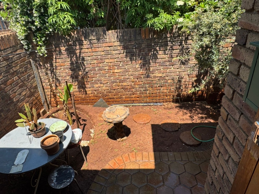 2 Bedroom Property for Sale in Die Hoewes Gauteng