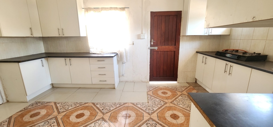 To Let 2 Bedroom Property for Rent in Erasmia Gauteng
