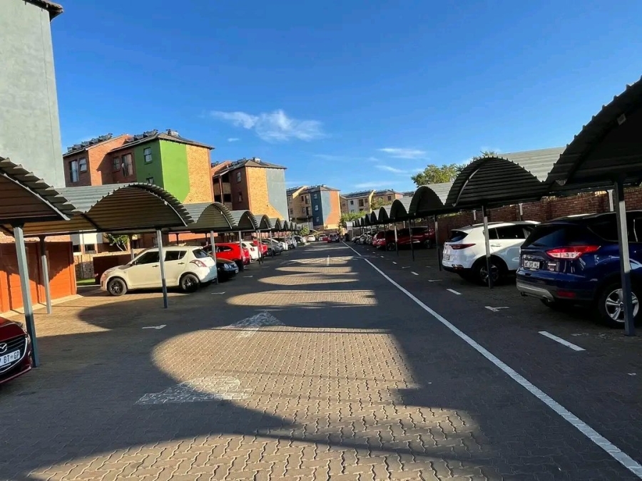 2 Bedroom Property for Sale in Montana Tuine Gauteng