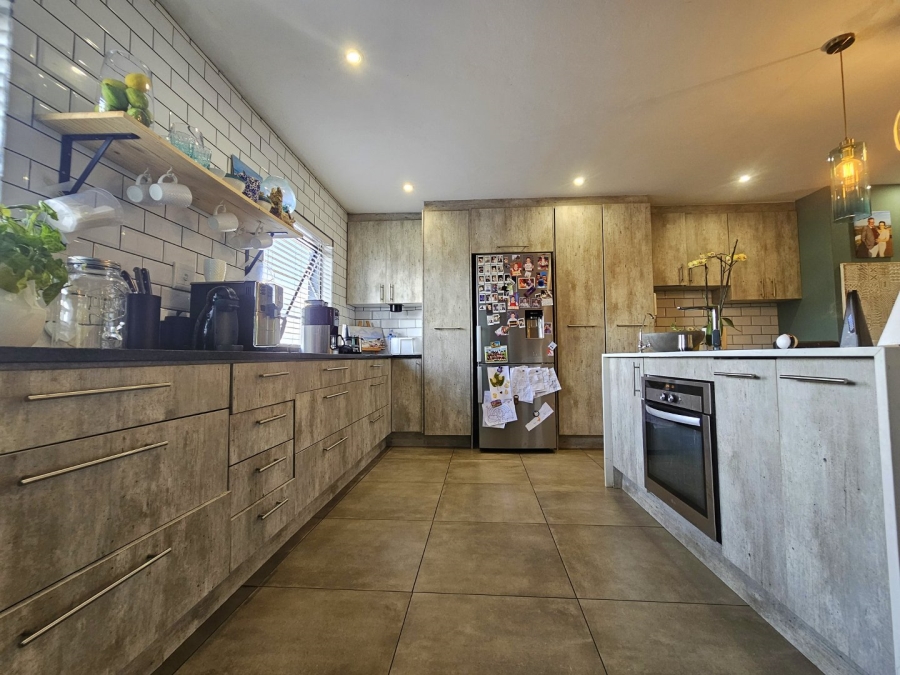 3 Bedroom Property for Sale in Lombardy Gauteng