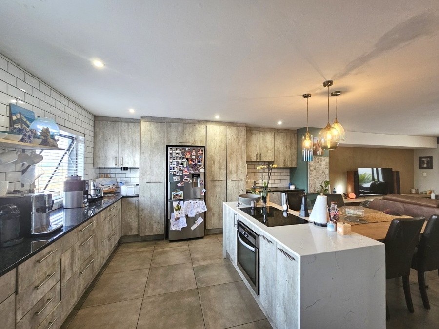 3 Bedroom Property for Sale in Lombardy Gauteng