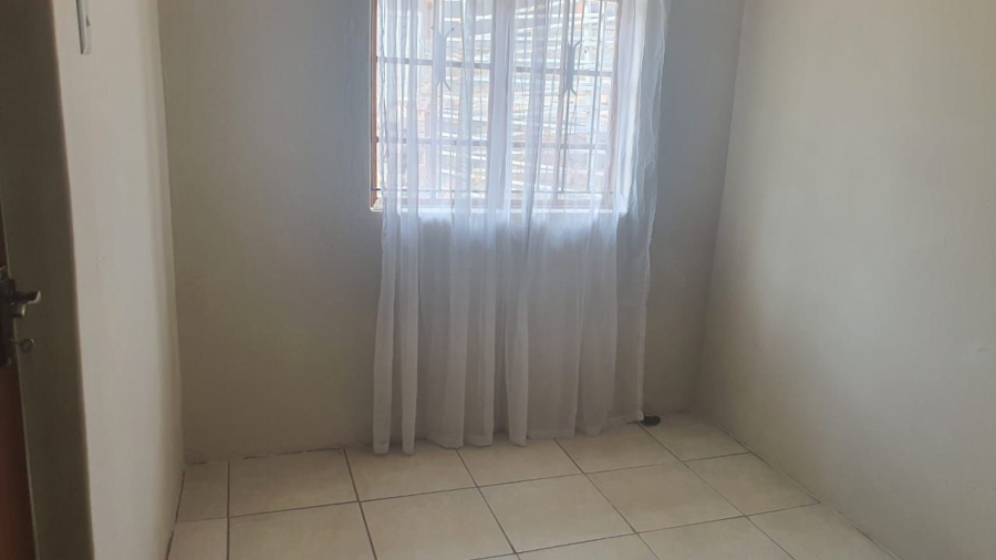 1 Bedroom Property for Sale in Lombardy East Gauteng