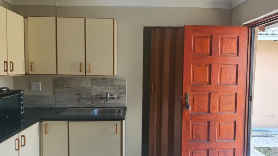 1 Bedroom Property for Sale in Lombardy East Gauteng