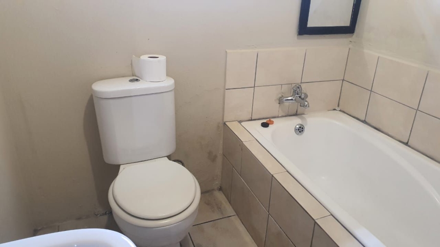 1 Bedroom Property for Sale in Lombardy East Gauteng