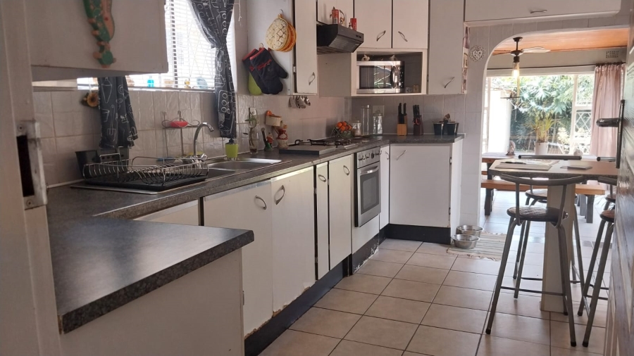 3 Bedroom Property for Sale in Kenilworth Gauteng