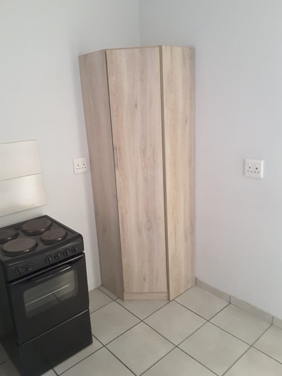 To Let 2 Bedroom Property for Rent in Forest Hill Gauteng