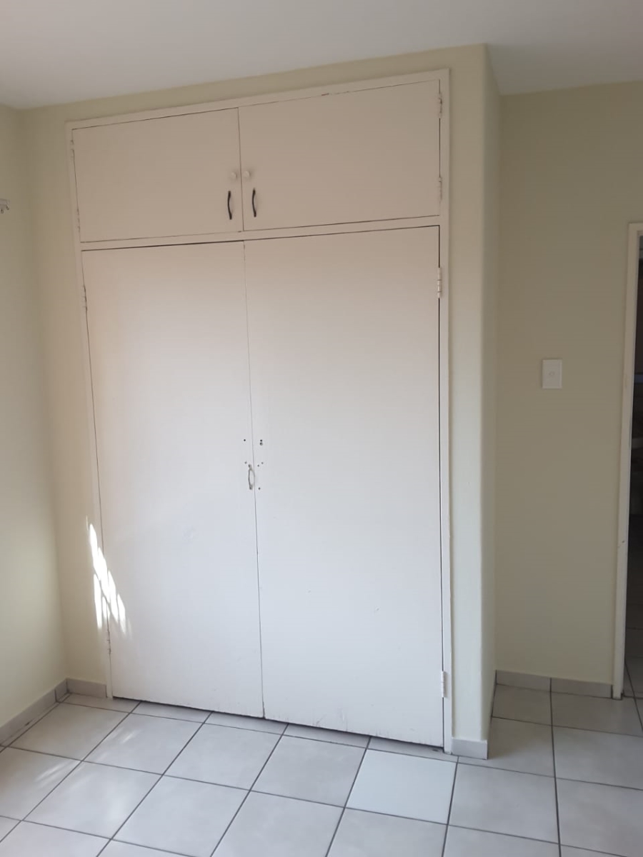 To Let 2 Bedroom Property for Rent in Forest Hill Gauteng