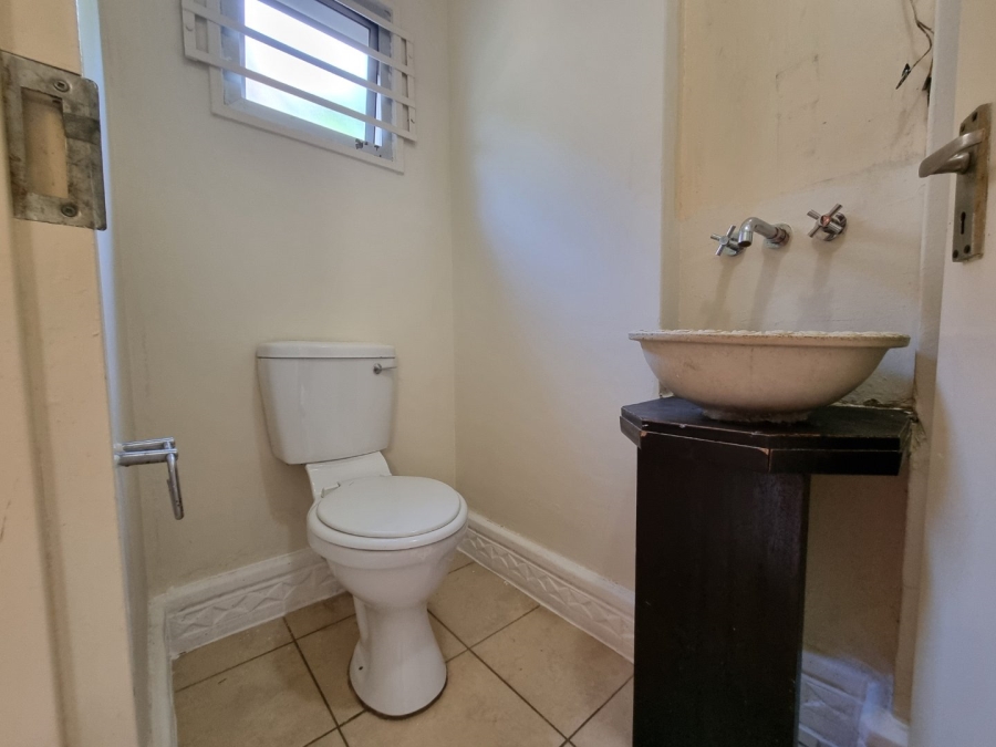 To Let 2 Bedroom Property for Rent in Houghton Estate Gauteng