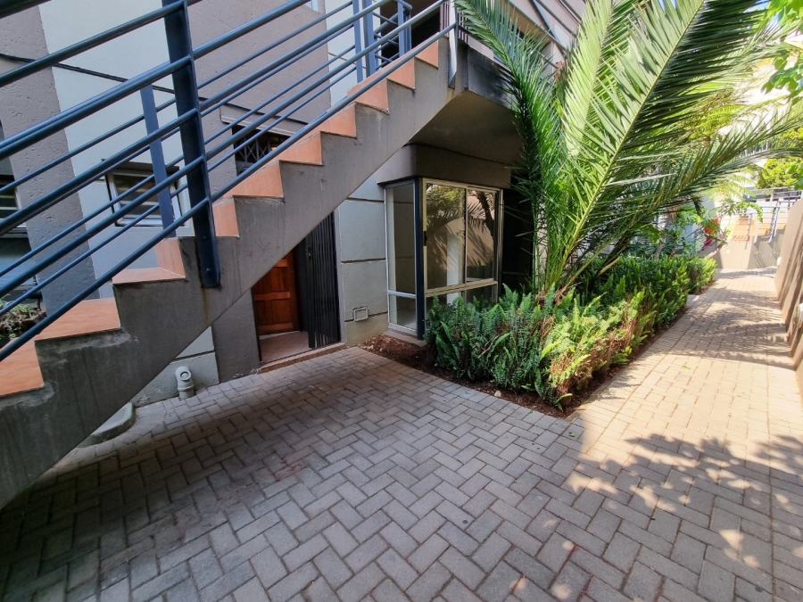 To Let 2 Bedroom Property for Rent in Houghton Estate Gauteng