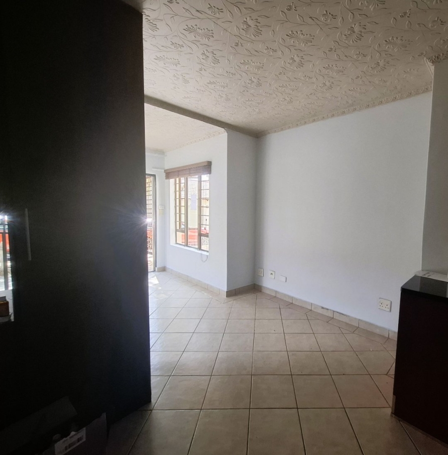 To Let 1 Bedroom Property for Rent in Hazeldean Gauteng