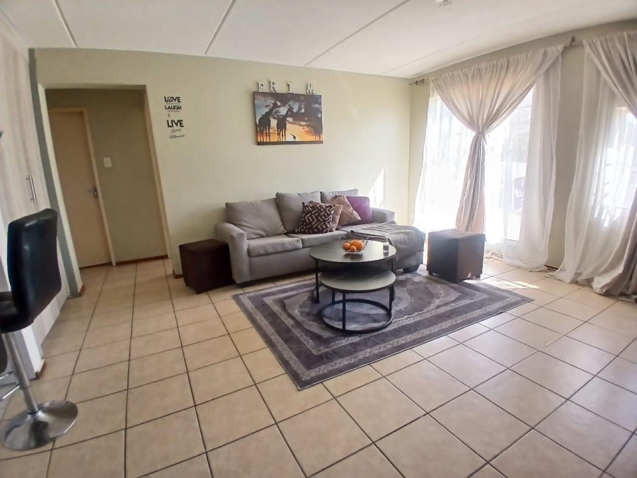 2 Bedroom Property for Sale in Mondeor Gauteng