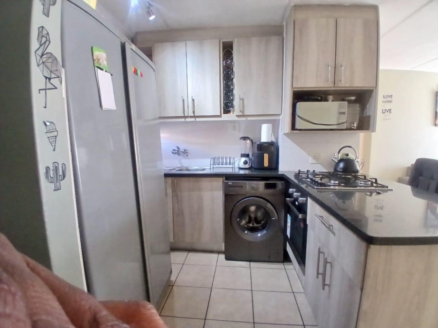 2 Bedroom Property for Sale in Mondeor Gauteng