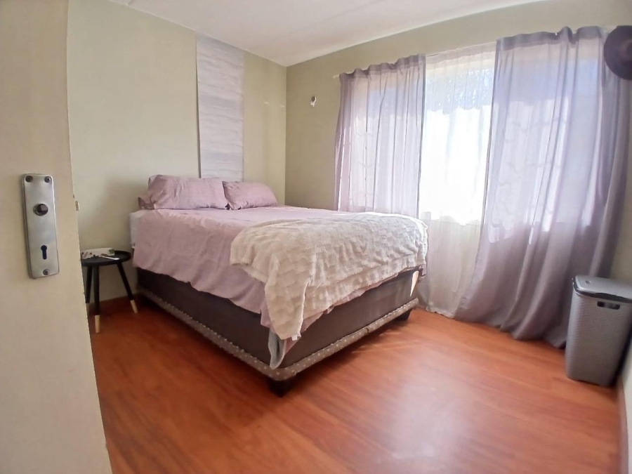 2 Bedroom Property for Sale in Mondeor Gauteng