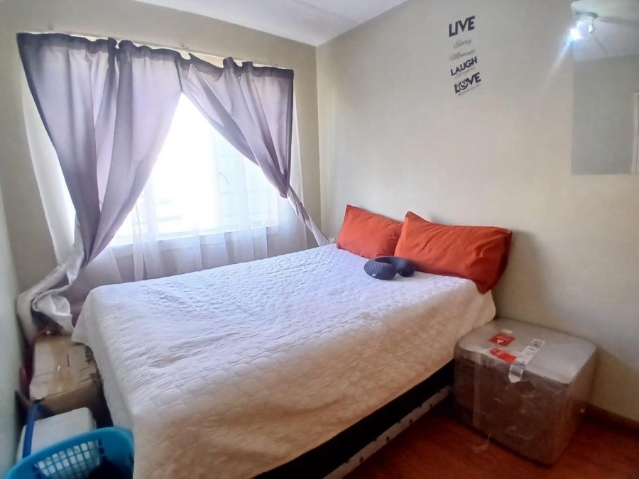 2 Bedroom Property for Sale in Mondeor Gauteng