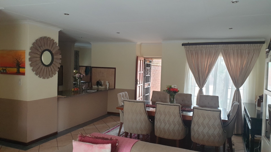 3 Bedroom Property for Sale in Monavoni Gauteng