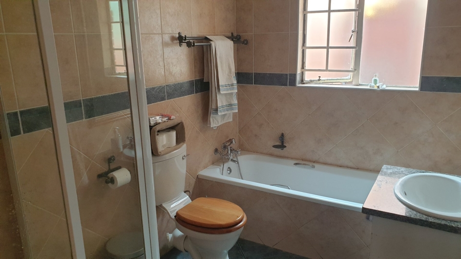 3 Bedroom Property for Sale in Monavoni Gauteng