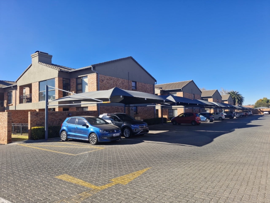 To Let 2 Bedroom Property for Rent in Ravenswood Gauteng