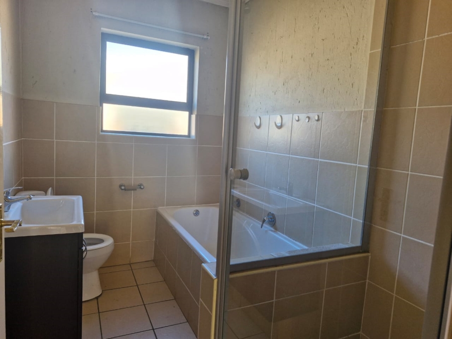 To Let 2 Bedroom Property for Rent in Ravenswood Gauteng