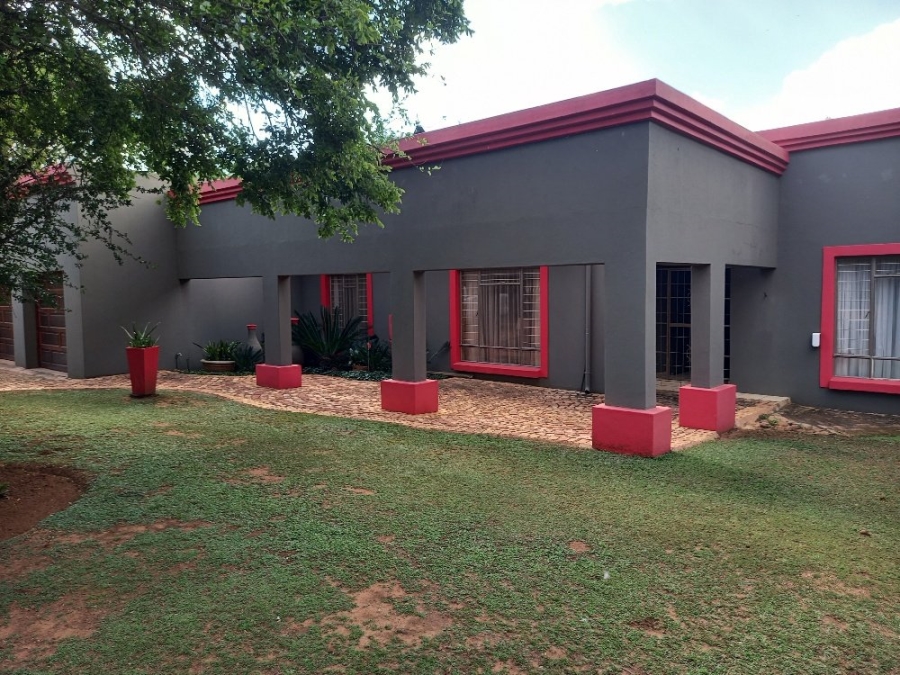 6 Bedroom Property for Sale in Kameelfontein Gauteng
