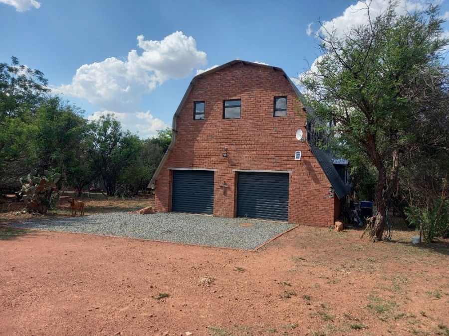 6 Bedroom Property for Sale in Kameelfontein Gauteng