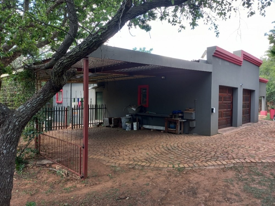 6 Bedroom Property for Sale in Kameelfontein Gauteng