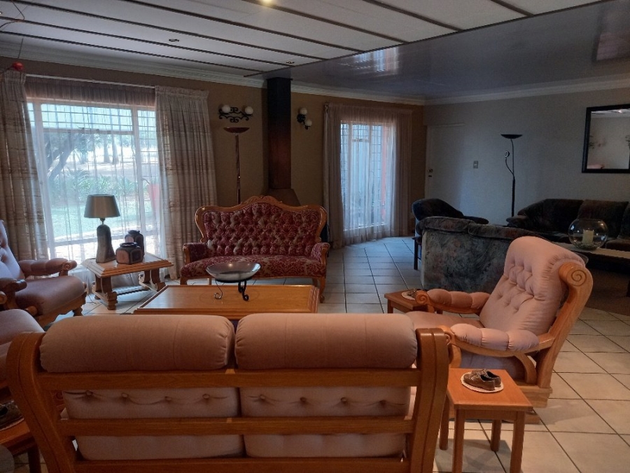 6 Bedroom Property for Sale in Kameelfontein Gauteng