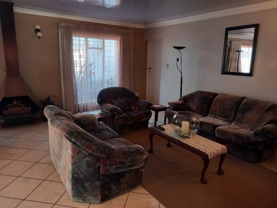 6 Bedroom Property for Sale in Kameelfontein Gauteng