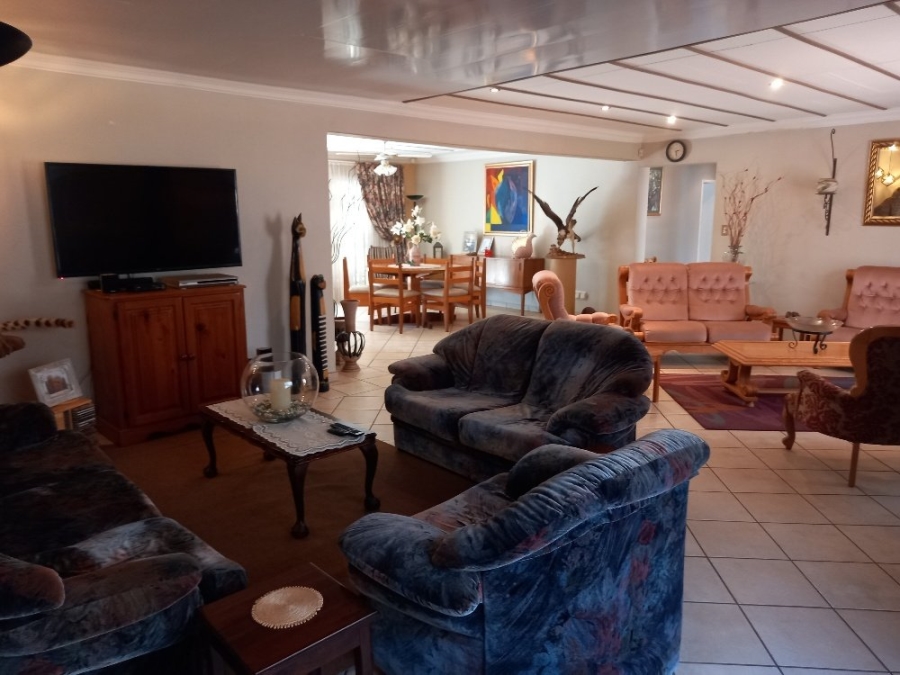 6 Bedroom Property for Sale in Kameelfontein Gauteng