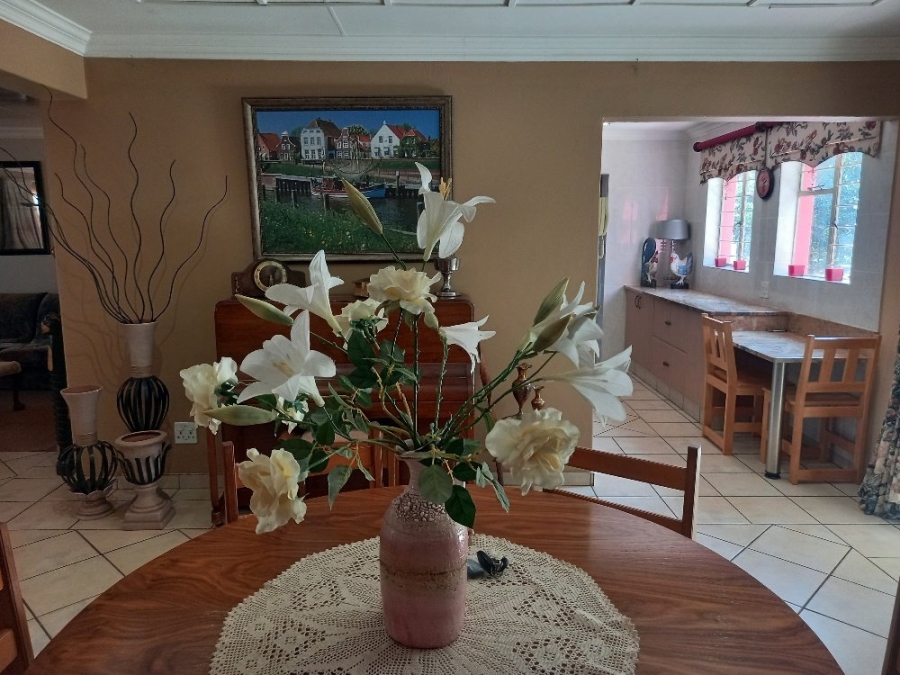 6 Bedroom Property for Sale in Kameelfontein Gauteng